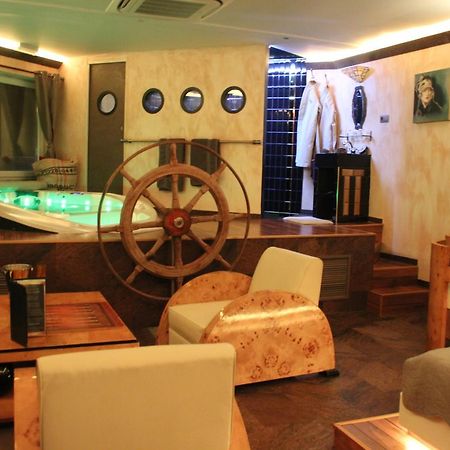 Bubble Lounge Hotel Hooglede Eksteriør bilde